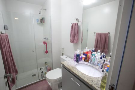 Apartamento à venda com 74m², 2 quartos e 1 vagaBanheiro da Suíte