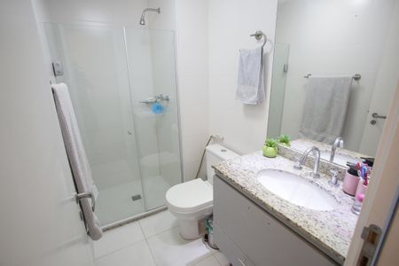 Apartamento à venda com 74m², 2 quartos e 1 vagaBanheiro Social