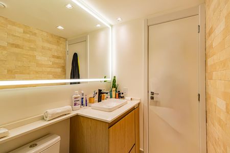 Apartamento à venda com 40m², 2 quartos e sem vaga Apartamento à venda com 40m², 2 quartos e sem vagaBanheiro