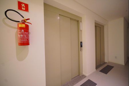Apartamento para alugar com 53m², 2 quartos e 1 vagaElevadores
