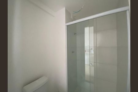 Banheiro de kitnet/studio à venda com 1 quarto, 15m² em República, São Paulo