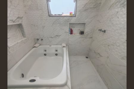 Casa de condomínio à venda com 638m², 5 quartos e 4 vagas