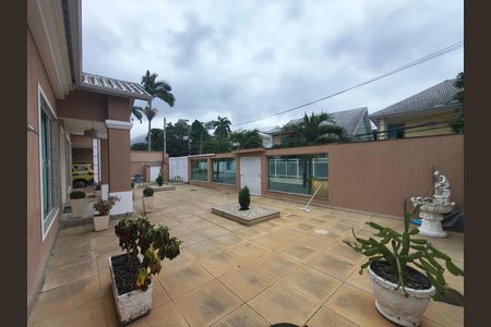 Casa de condomínio à venda com 638m², 5 quartos e 4 vagas