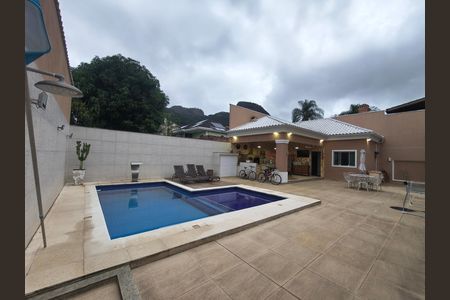 Casa de condomínio à venda com 638m², 5 quartos e 4 vagas