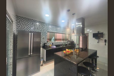Casa de condomínio à venda com 638m², 5 quartos e 4 vagas