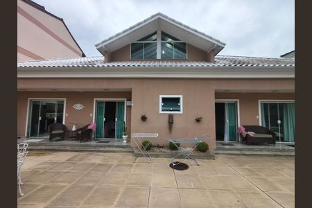 Casa de condomínio à venda com 638m², 5 quartos e 4 vagas