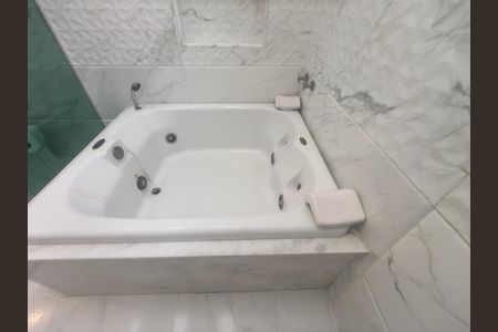 Casa de condomínio à venda com 638m², 5 quartos e 4 vagas