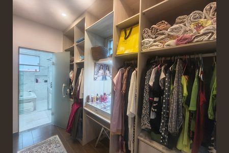 Casa de condomínio à venda com 638m², 5 quartos e 4 vagas