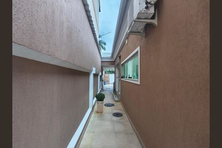 Casa de condomínio à venda com 638m², 5 quartos e 4 vagas