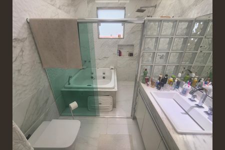 Casa de condomínio à venda com 638m², 5 quartos e 4 vagas