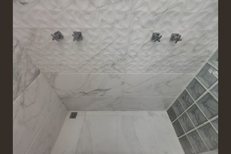 Casa de condomínio à venda com 638m², 5 quartos e 4 vagas