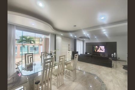 Casa de condomínio à venda com 638m², 5 quartos e 4 vagas