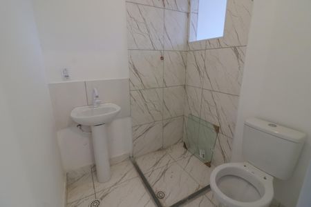 Banheiro de kitnet/studio para alugar com 1 quarto, 22m² em Rochdale, Osasco