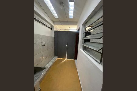 Casa à venda com 350m², 7 quartos e 2 vagas Casa à venda com 350m², 7 quartos e 2 vagasÁrea de serviço - casa 2