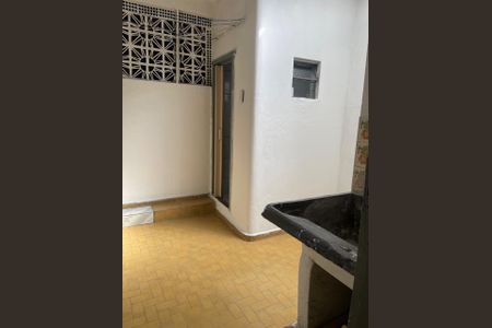Casa à venda com 350m², 7 quartos e 2 vagas Casa à venda com 350m², 7 quartos e 2 vagasÁrea de serviço - casa 4