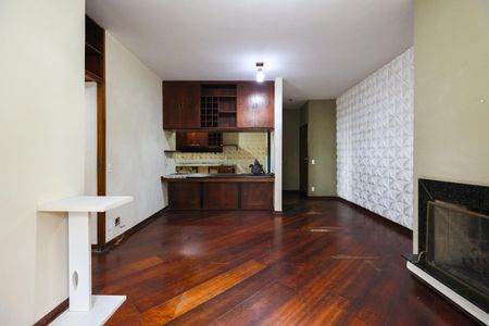 Apartamento à venda com 70m², 2 quartos e 1 vaga Apartamento à venda com 70m², 2 quartos e 1 vagaSala