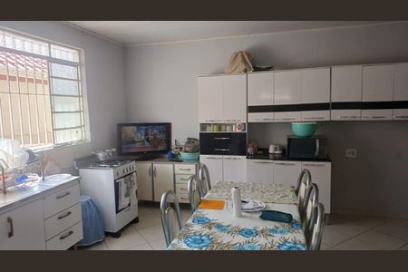 Casa à venda com 160m², 2 quartos e 2 vagas Casa à venda com 160m², 2 quartos e 2 vagasCozinha