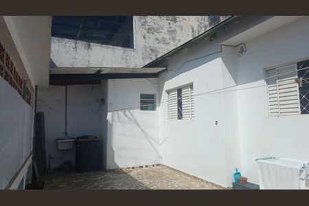 Casa à venda com 160m², 2 quartos e 2 vagas Casa à venda com 160m², 2 quartos e 2 vagasÁrea externa