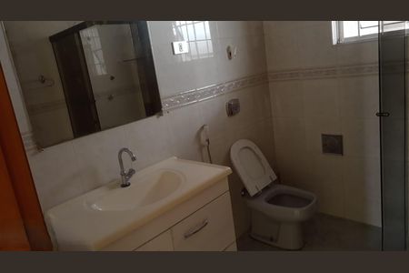 Casa à venda com 160m², 2 quartos e 2 vagas Casa à venda com 160m², 2 quartos e 2 vagasBanheiro