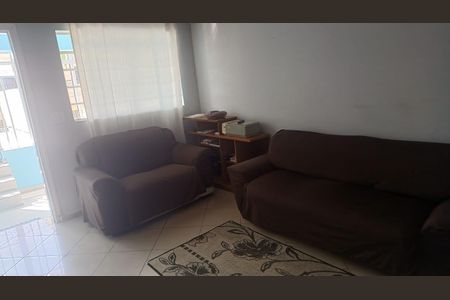 Casa à venda com 160m², 2 quartos e 2 vagas Casa à venda com 160m², 2 quartos e 2 vagasSala