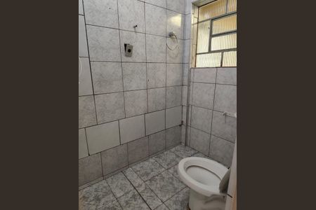 Banheiro  de casa à venda com 2 quartos, 331m² em Jardim Roberto, Osasco