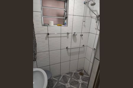 Banheiro  de casa à venda com 2 quartos, 331m² em Jardim Roberto, Osasco