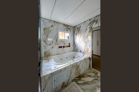 Casa à venda com 184m², 2 quartos e 2 vagasBanheiro da Suíte 1