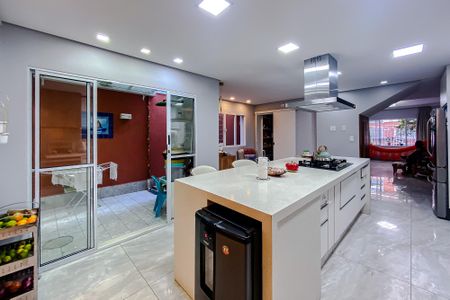 Casa à venda com 184m², 2 quartos e 2 vagasCozinha