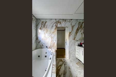 Casa à venda com 184m², 2 quartos e 2 vagasBanheiro da Suíte 1