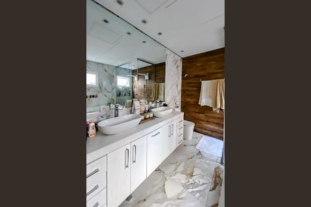 Casa à venda com 184m², 2 quartos e 2 vagasBanheiro da Suíte 1