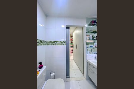 Casa à venda com 184m², 2 quartos e 2 vagasBanheiro da Suíte 2