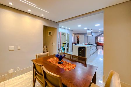 Casa à venda com 184m², 2 quartos e 2 vagasSala de Jantar