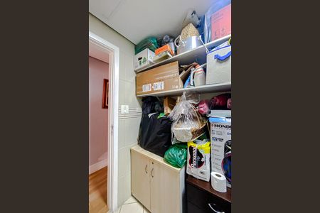 Casa à venda com 184m², 2 quartos e 2 vagasBanheiro de serviço
