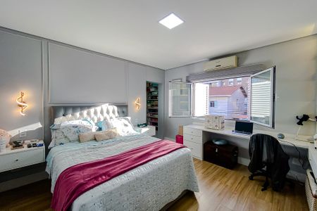 Casa à venda com 184m², 2 quartos e 2 vagasQuarto 2 - Suíte