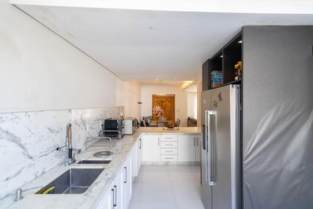 Casa para alugar com 190m², 2 quartos e 2 vagasCozinha