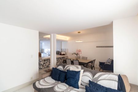 Casa para alugar com 190m², 2 quartos e 2 vagasSala