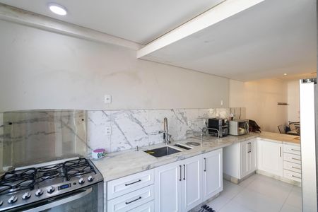 Casa para alugar com 190m², 2 quartos e 2 vagasCozinha