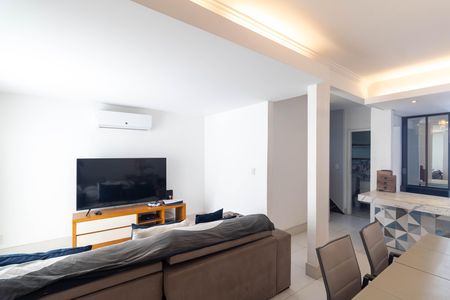 Sala de casa para alugar com 2 quartos, 190m² em Campo Grande, Rio de Janeiro