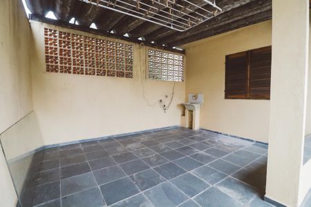 Casa para alugar com 279m², 3 quartos e 1 vaga Casa para alugar com 279m², 3 quartos e 1 vagaÁrea de Serviço