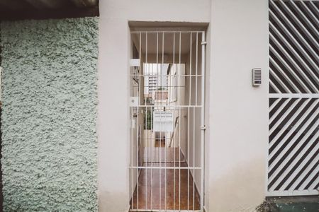 Casa para alugar com 279m², 3 quartos e 1 vaga Casa para alugar com 279m², 3 quartos e 1 vagaFachada