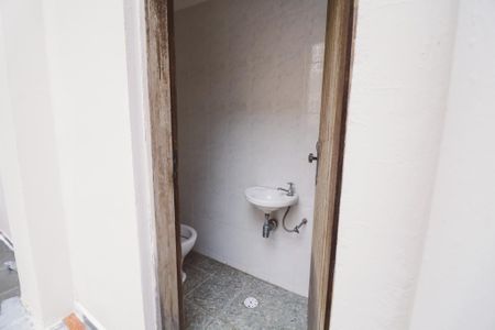 Casa para alugar com 279m², 3 quartos e 1 vaga Casa para alugar com 279m², 3 quartos e 1 vagaBanheiro Externo