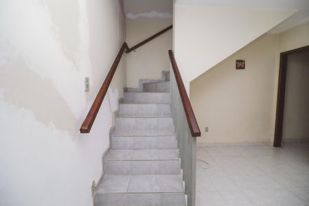 Casa para alugar com 279m², 3 quartos e 1 vaga Casa para alugar com 279m², 3 quartos e 1 vagaEscada
