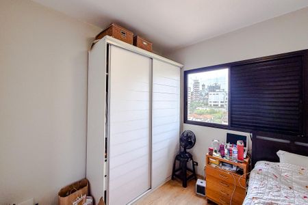 Apartamento à venda com 180m², 4 quartos e 3 vagas Apartamento à venda com 180m², 4 quartos e 3 vagasQuarto 1 - Suíte