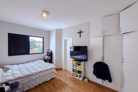 Apartamento à venda com 180m², 4 quartos e 3 vagas Apartamento à venda com 180m², 4 quartos e 3 vagasQuarto 2 - Suíte