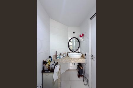Apartamento à venda com 180m², 4 quartos e 3 vagas Apartamento à venda com 180m², 4 quartos e 3 vagasBanheiro da Suíte 2