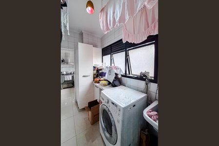 Apartamento à venda com 180m², 4 quartos e 3 vagas Apartamento à venda com 180m², 4 quartos e 3 vagasÁrea de Serviço