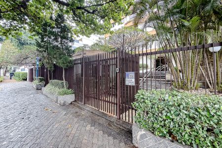 Apartamento à venda com 180m², 4 quartos e 3 vagas Apartamento à venda com 180m², 4 quartos e 3 vagasFachada - Plaquinha