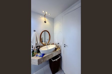 Apartamento à venda com 180m², 4 quartos e 3 vagas Apartamento à venda com 180m², 4 quartos e 3 vagasBanheiro da Suíte