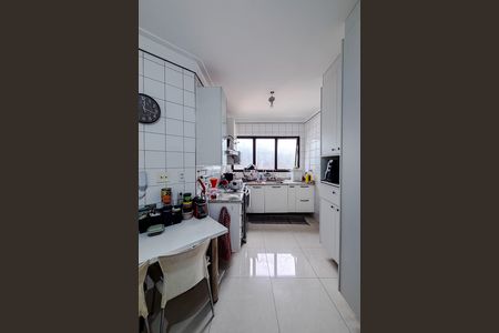 Apartamento à venda com 180m², 4 quartos e 3 vagas Apartamento à venda com 180m², 4 quartos e 3 vagasCozinha