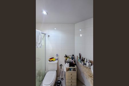 Apartamento à venda com 180m², 4 quartos e 3 vagas Apartamento à venda com 180m², 4 quartos e 3 vagasBanheiro da Suíte 2